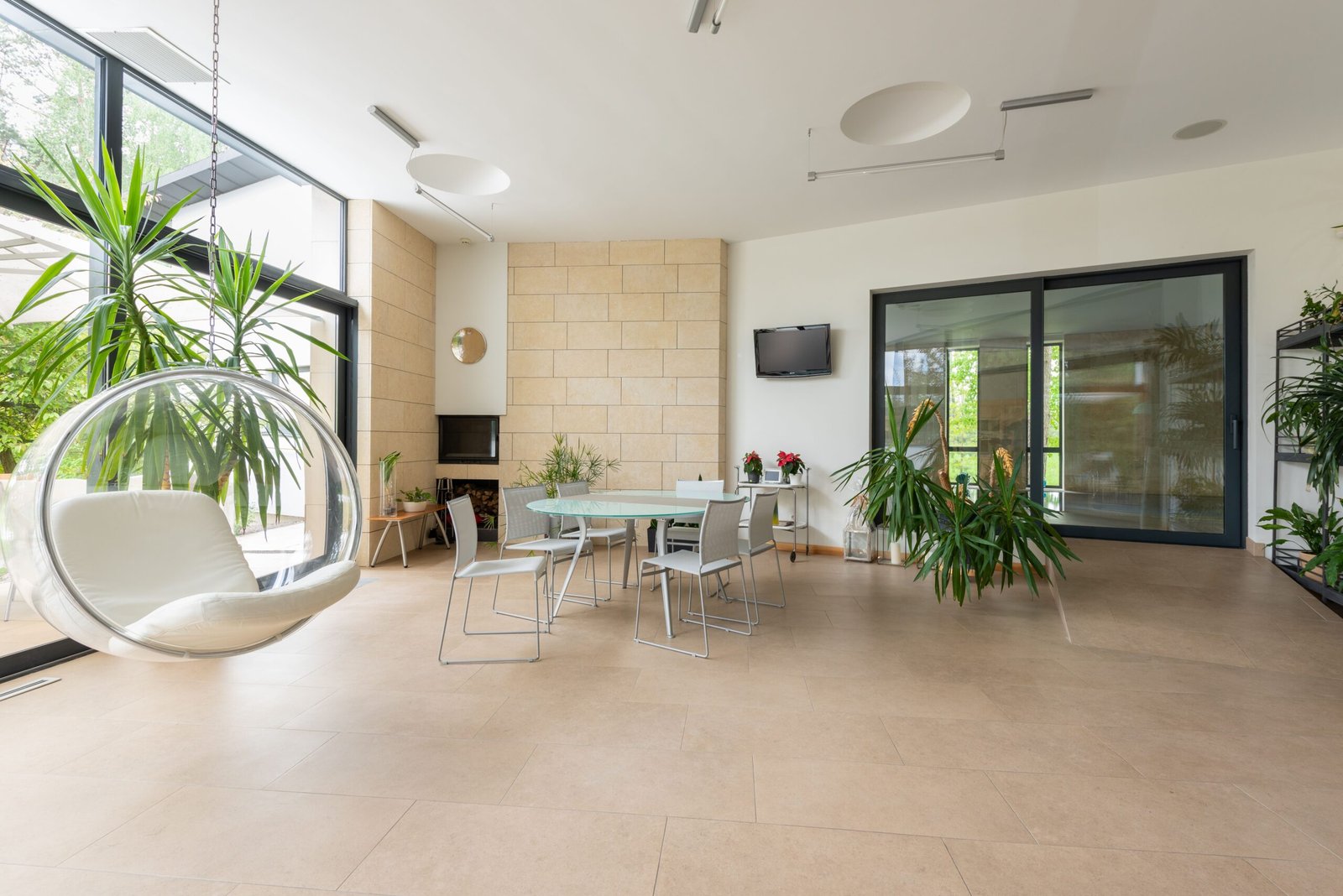 Home pexels artbovich 6908367